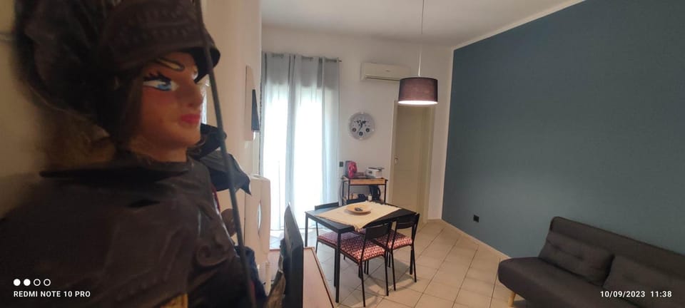 TV and multimedia, Living room, Seating area, hair dresser