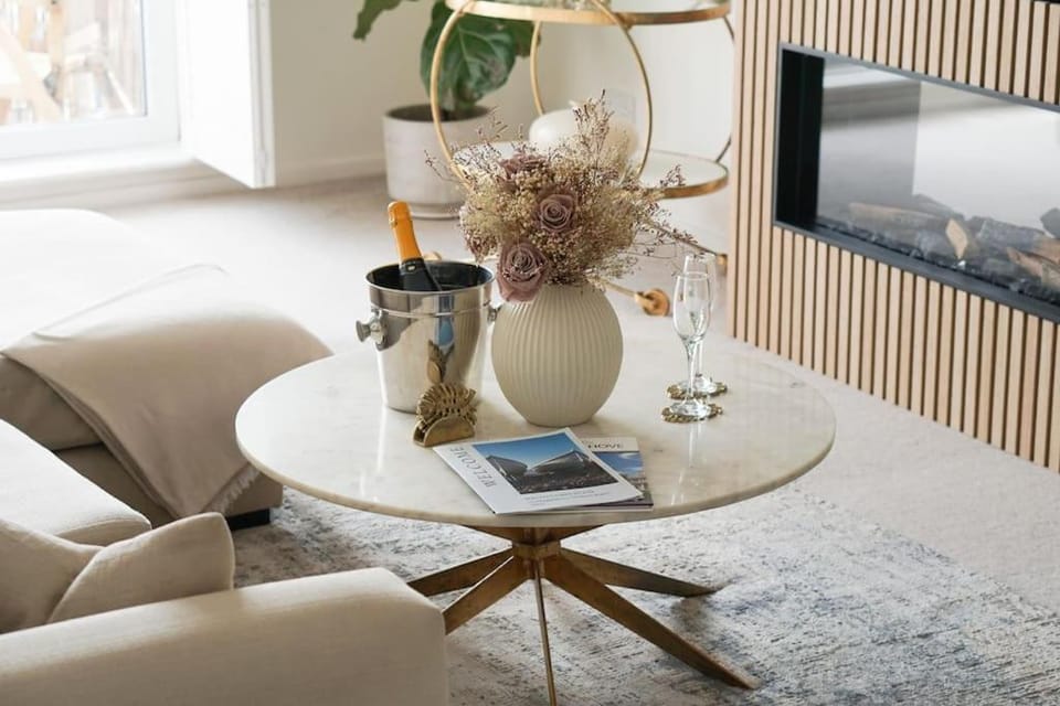 Stunning modern space with harbour views & free parking Apartment in Brighton