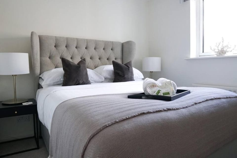 Stunning modern space with harbour views & free parking Apartment in Brighton