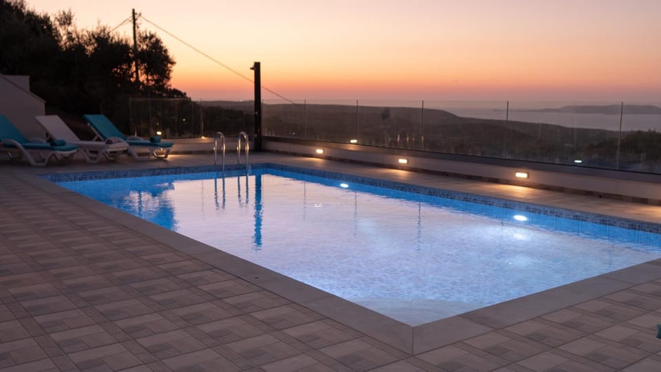 Sea view, Swimming pool