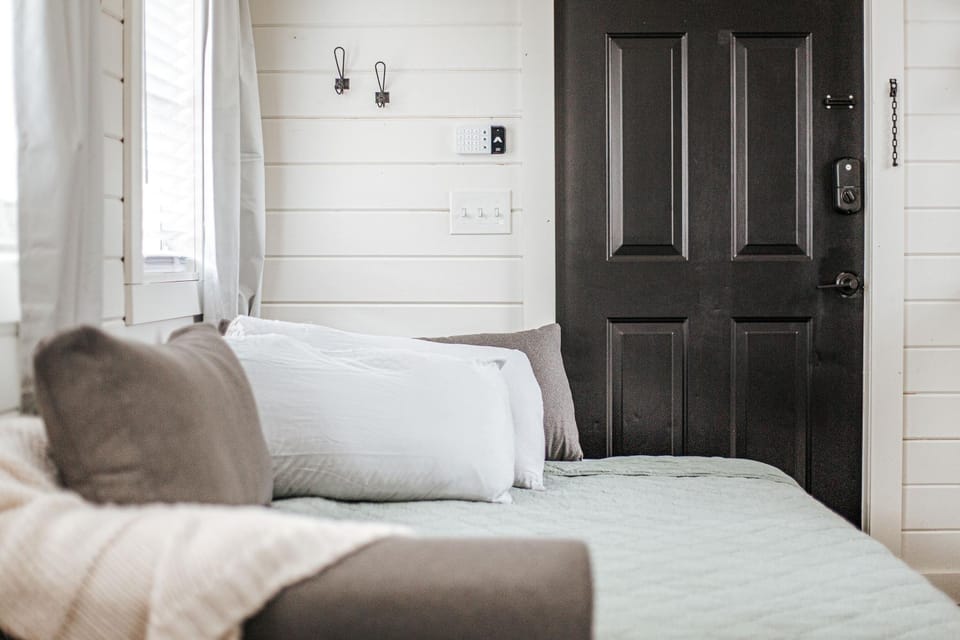 Bed, Floor plan, Bedroom, storage