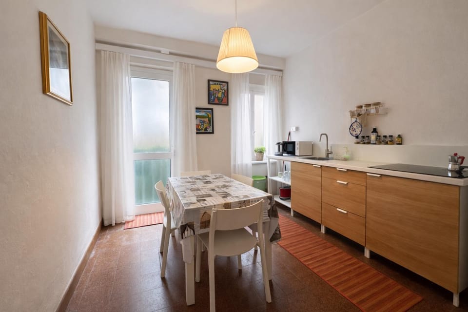 Coffee/tea facilities, Kitchen or kitchenette, Living room, Seating area, Dining area, minibar, pet friendly, stove