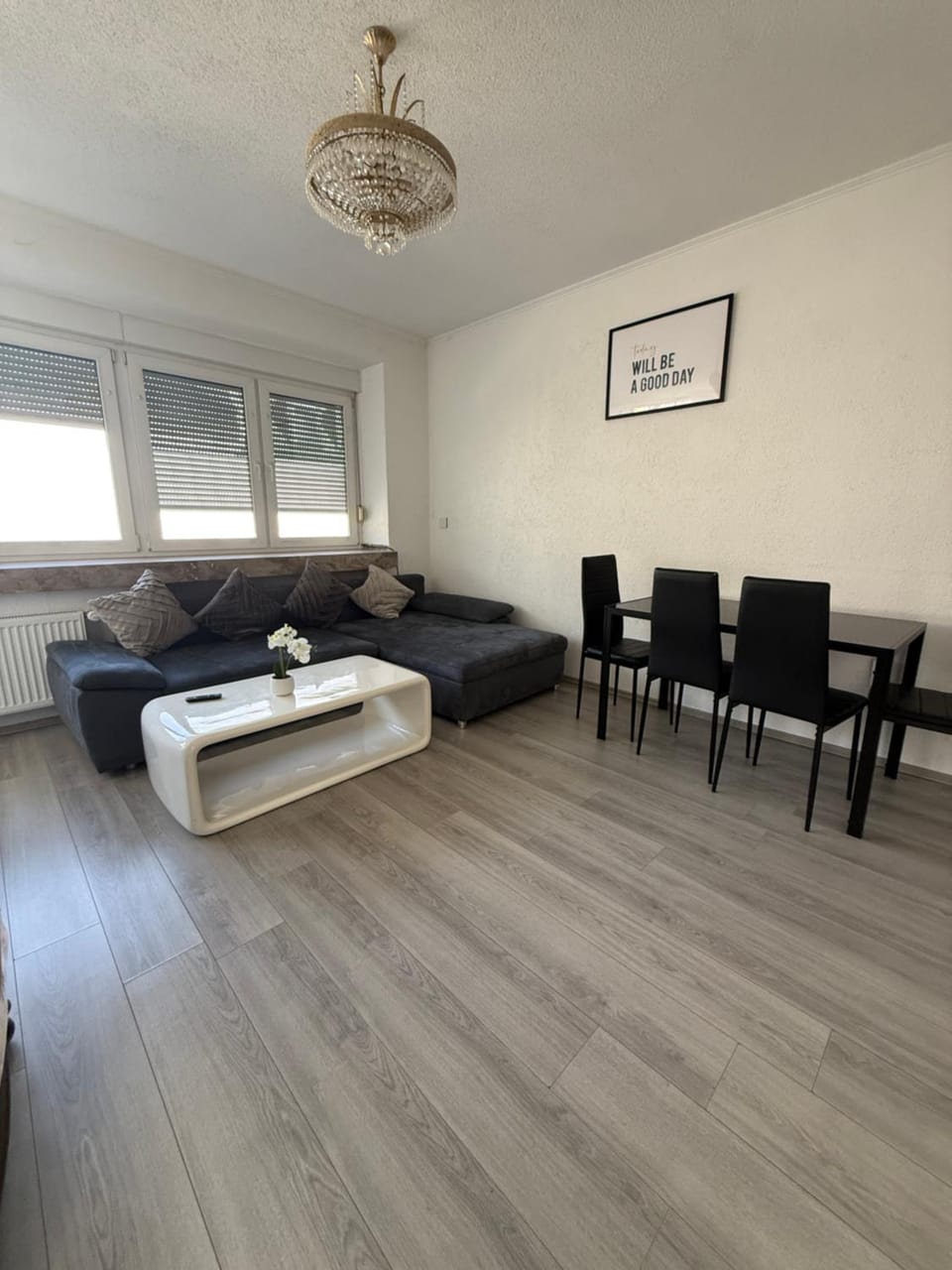 Schöne 2 Zimmer Appartment mit Bad und Küche Self- Check-in Apartment in Mönchengladbach