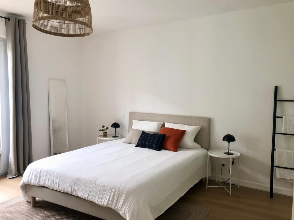 Bed, Bedroom