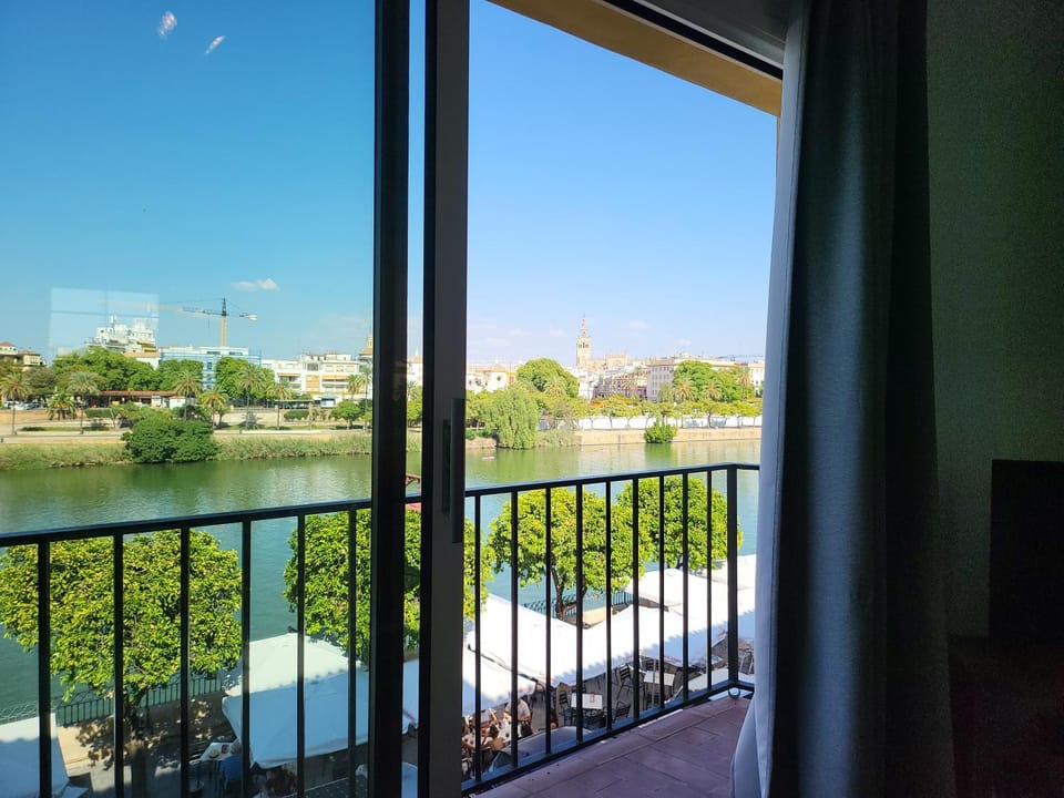 Day, Natural landscape, View (from property/room), Balcony/Terrace, Lake view, River view