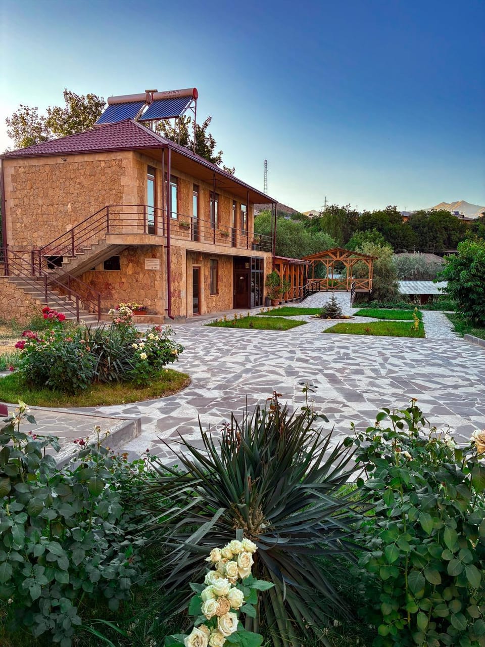 Property building, Day, Garden, Garden view