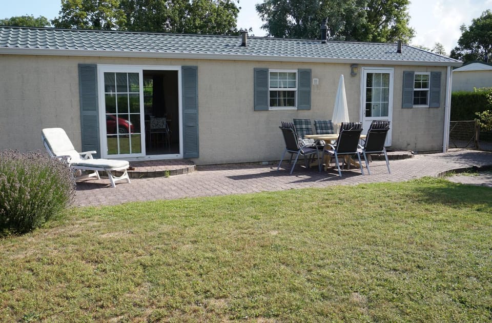 Property building, Garden, Balcony/Terrace