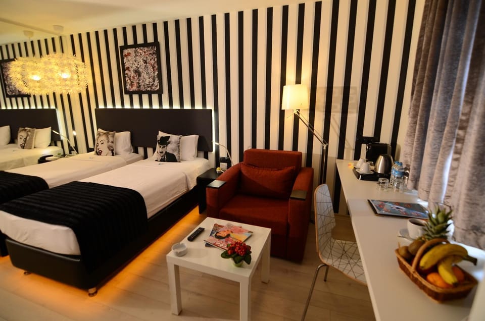 Bed, Coffee/tea facilities, Food and drinks