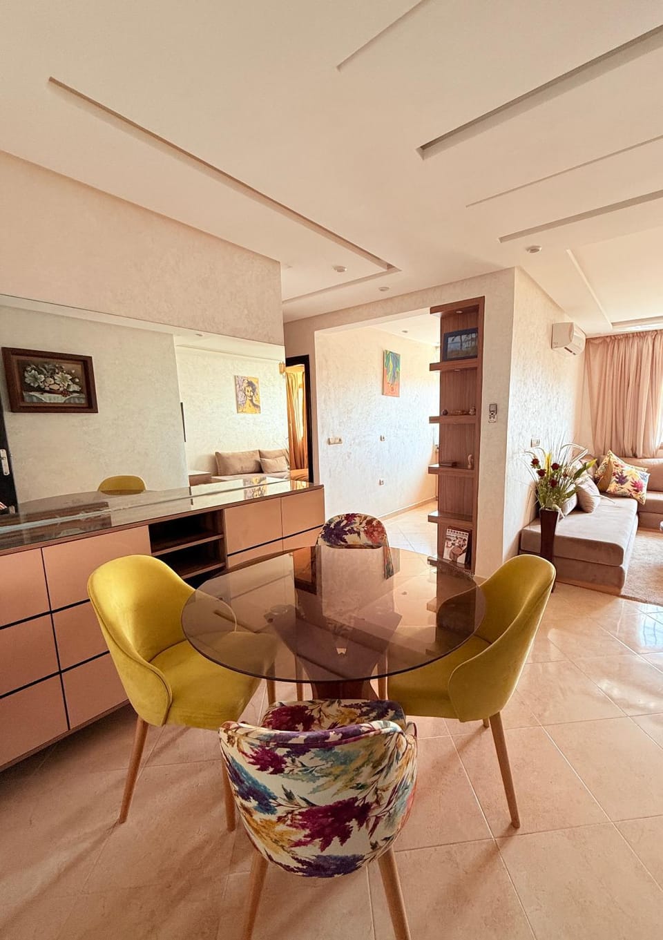 Living room, Seating area