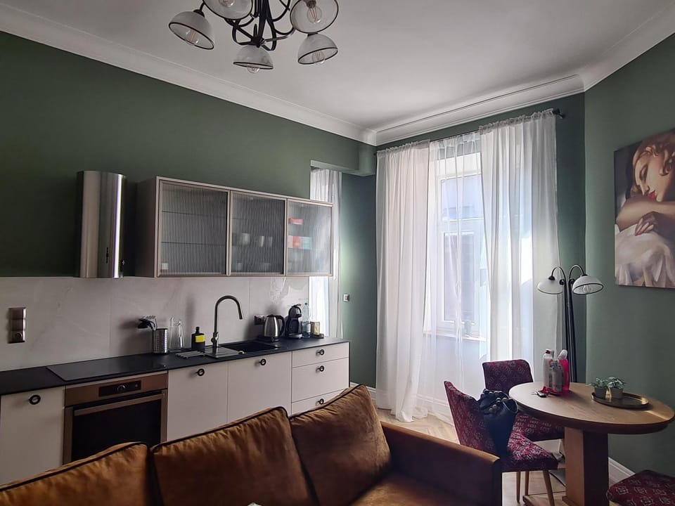 Coffee/tea facilities, Dining area
