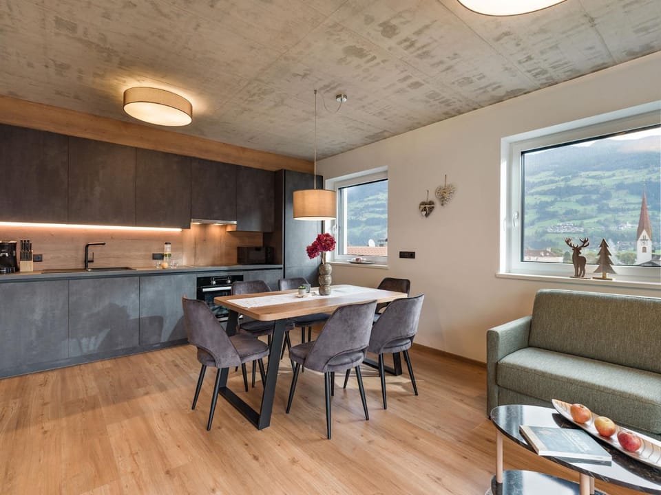 Kitchen or kitchenette, Dining area, kitchen