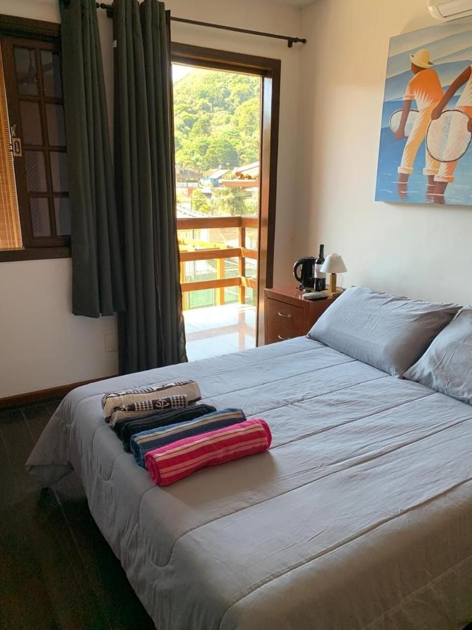 Photo of the whole room, Bedroom, towels