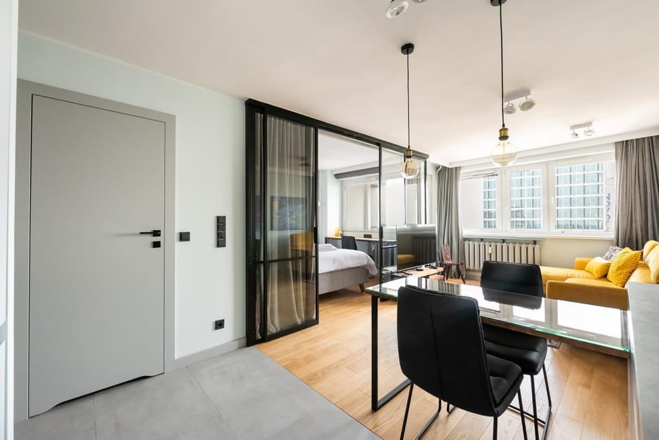 Bed, Living room, Photo of the whole room, Seating area, Dining area, Bedroom, wardrobe