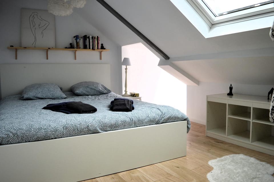 Bed, Photo of the whole room, Bedroom