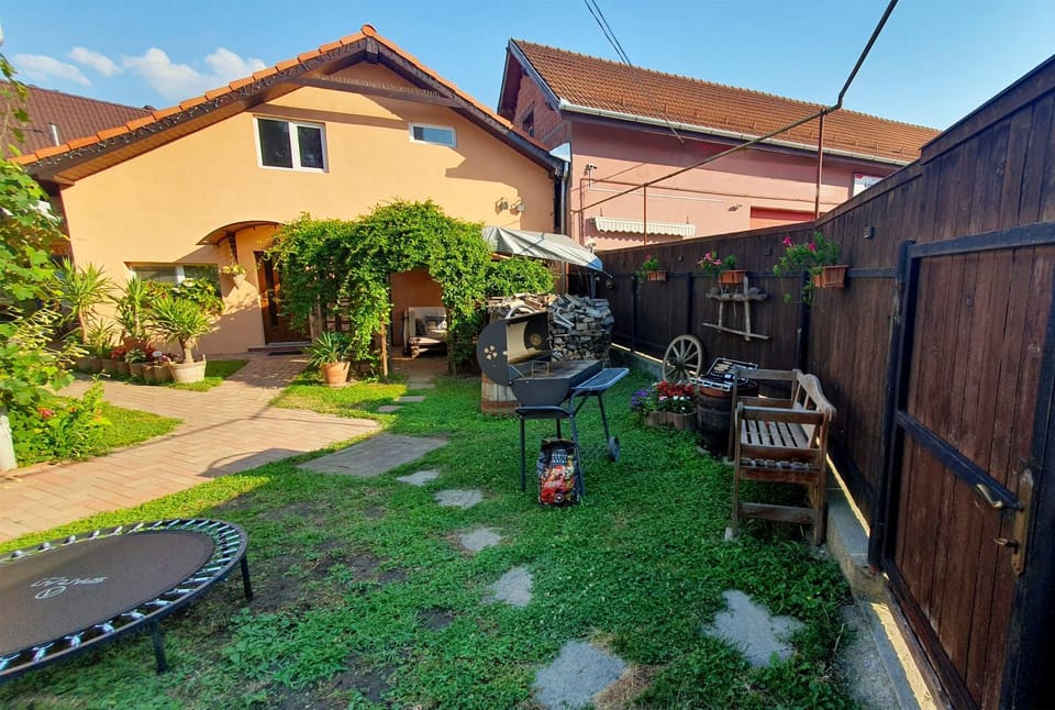 Property building, Patio, Day, Garden