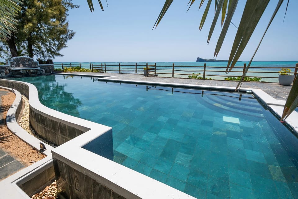 Luxury beachfront duplex, Coin de Mire view / 3Bed Apartment in Rivière du Rempart District, Mauritius