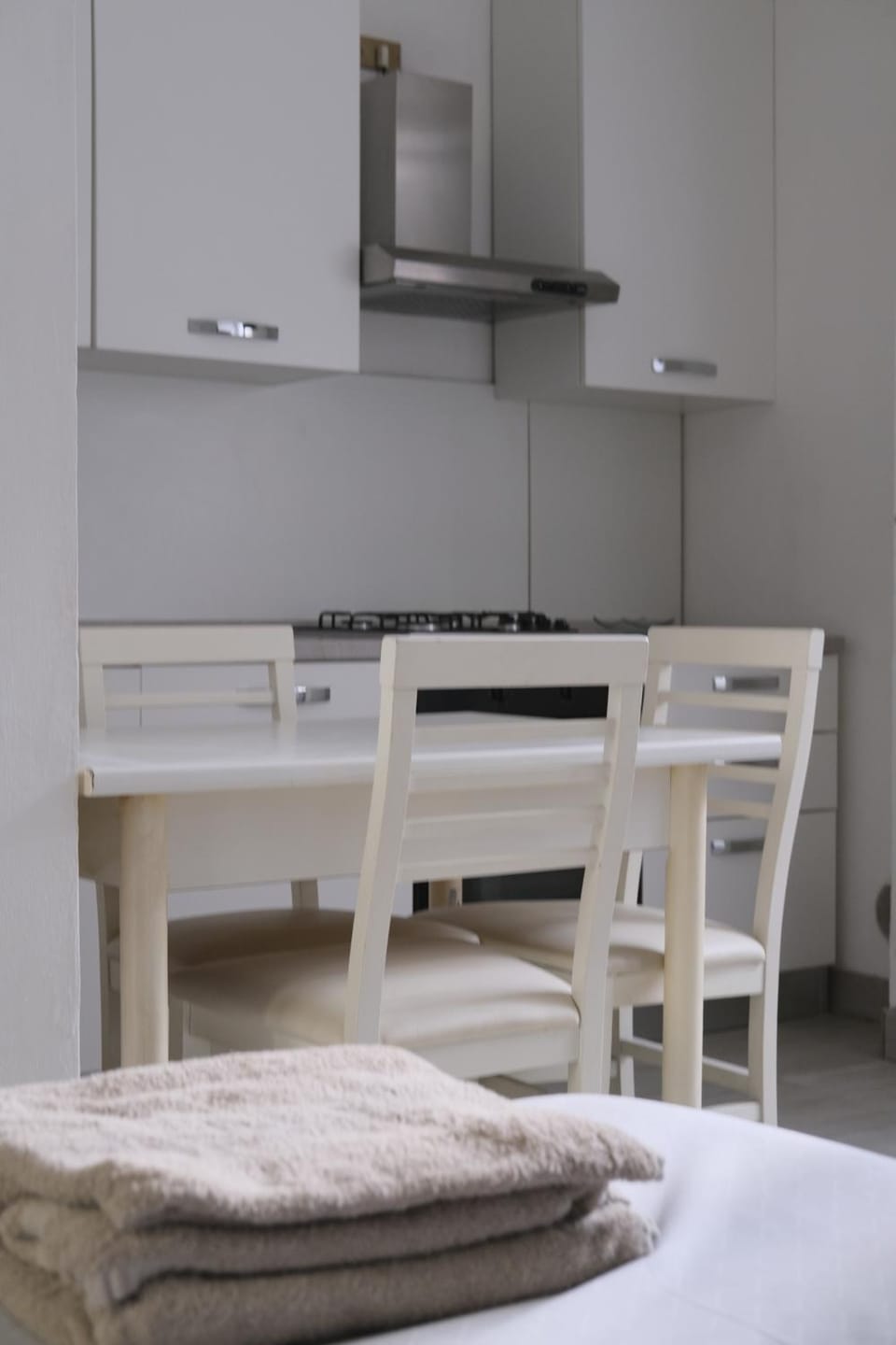 Kitchen or kitchenette, Dining area, hair dresser