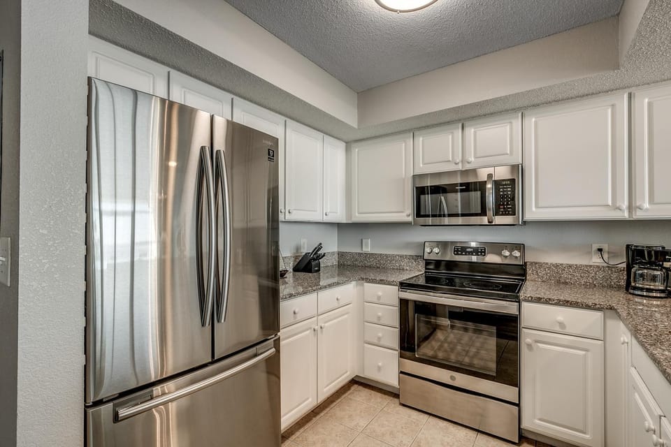 Kitchen or kitchenette, oven