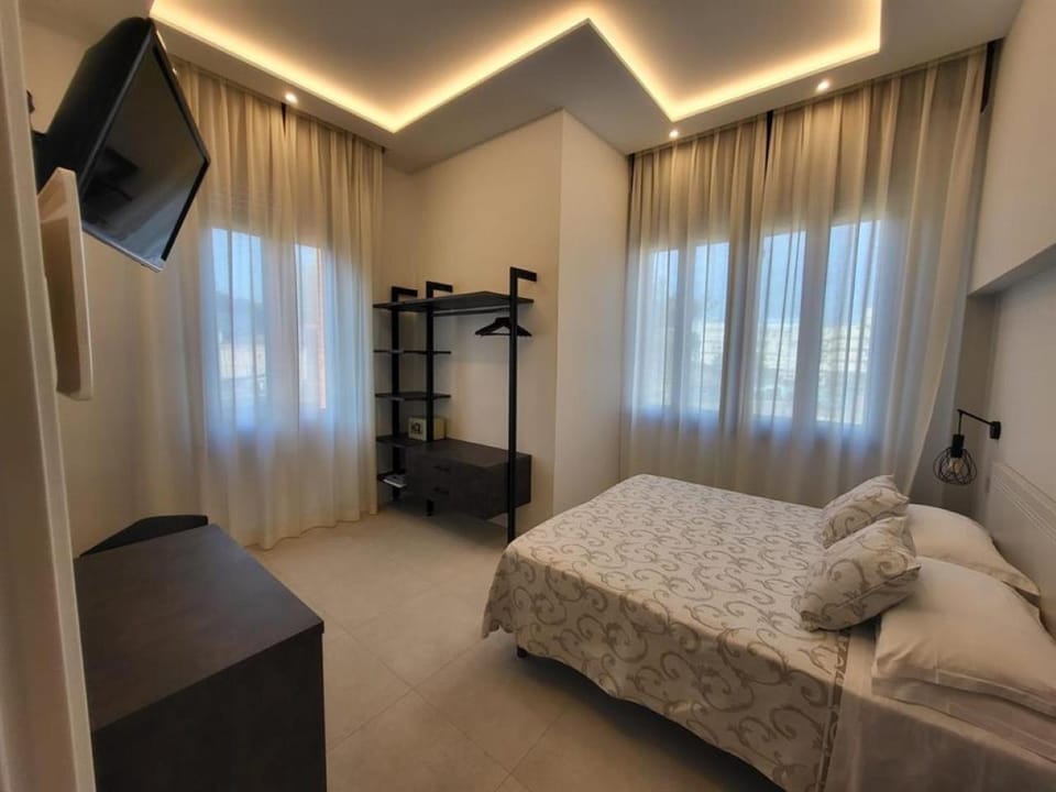 Bed, Bedroom, City view, towels