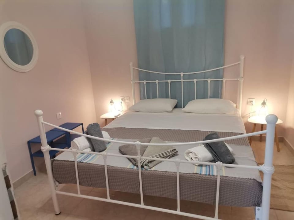 Blue central apt 10 min to the port/ wash machine Apartment in Decentralized Administration of Attica