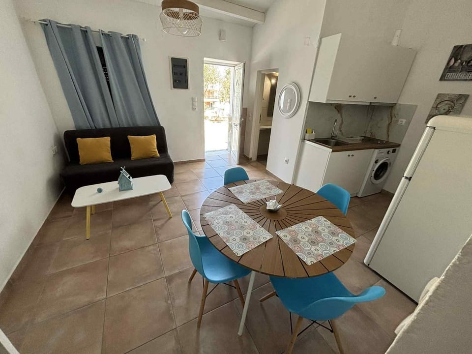 Blue central apt 10 min to the port/ wash machine Apartment in Decentralized Administration of Attica