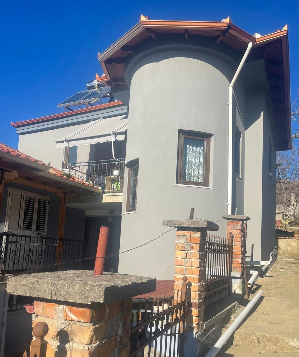 Property building, Day