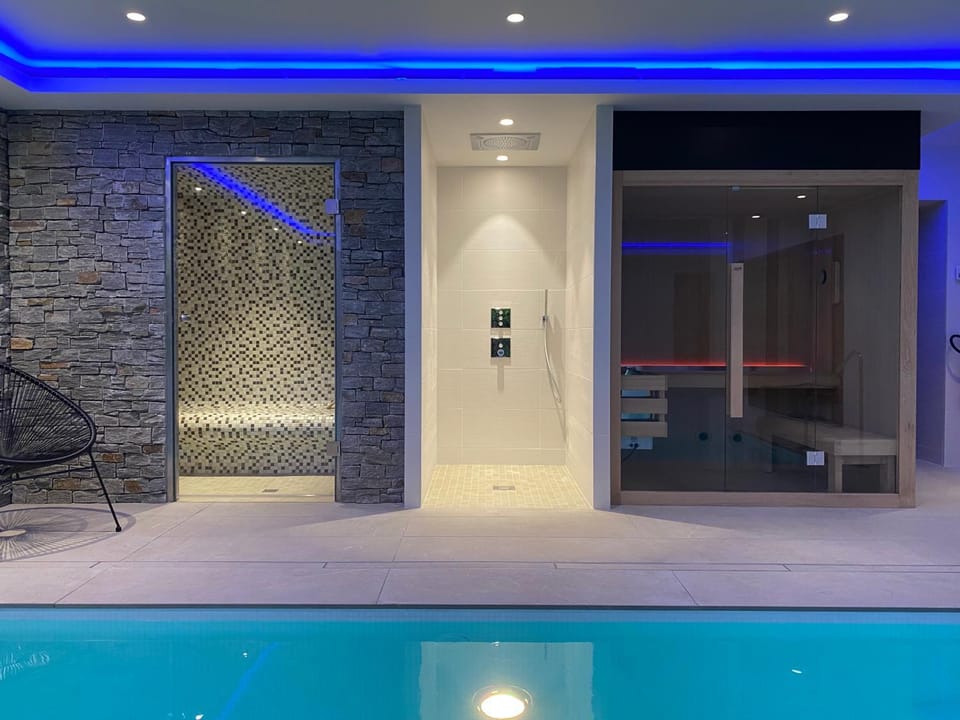 Steam room, Bathroom