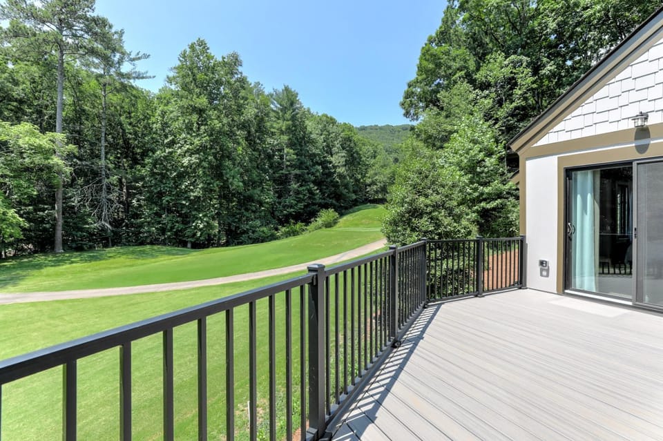 Villa on 9 - Fireside Sips Golf Views Exclusive Extras in Big Canoe House in Georgia