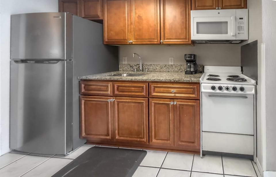 Updated One Bedroom Condo- Boardwalk Resort Unit 837 - Direct Oceanfront! Sleeps 8! House in Myrtle Beach