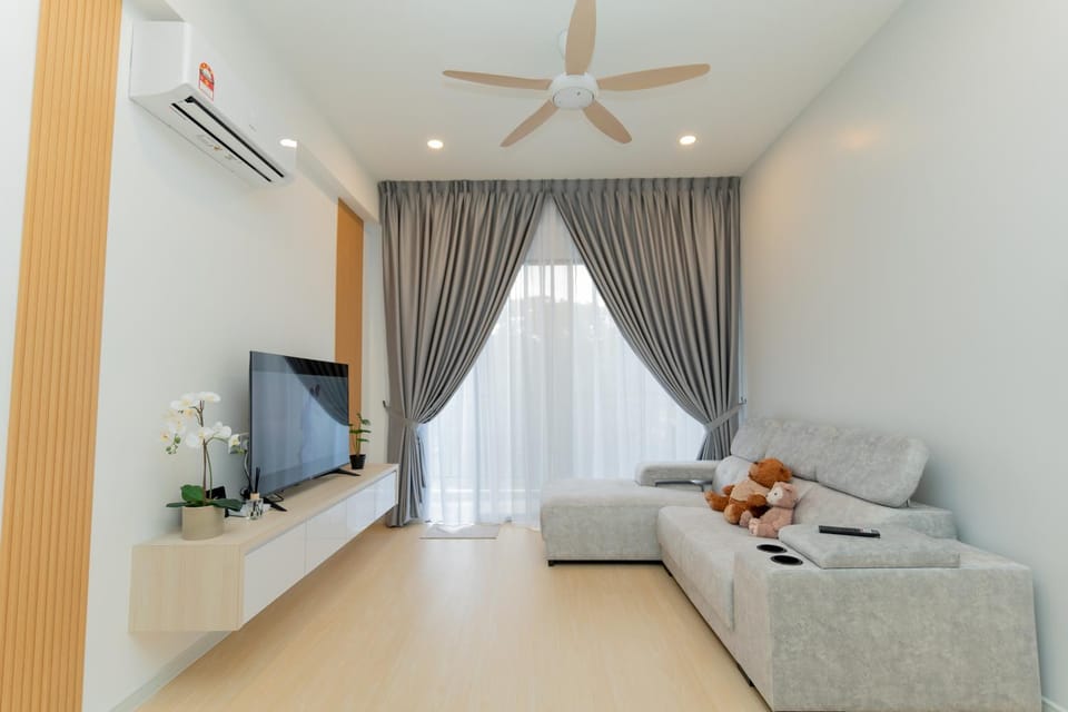TV and multimedia, Living room, Photo of the whole room, Seating area, air conditioner