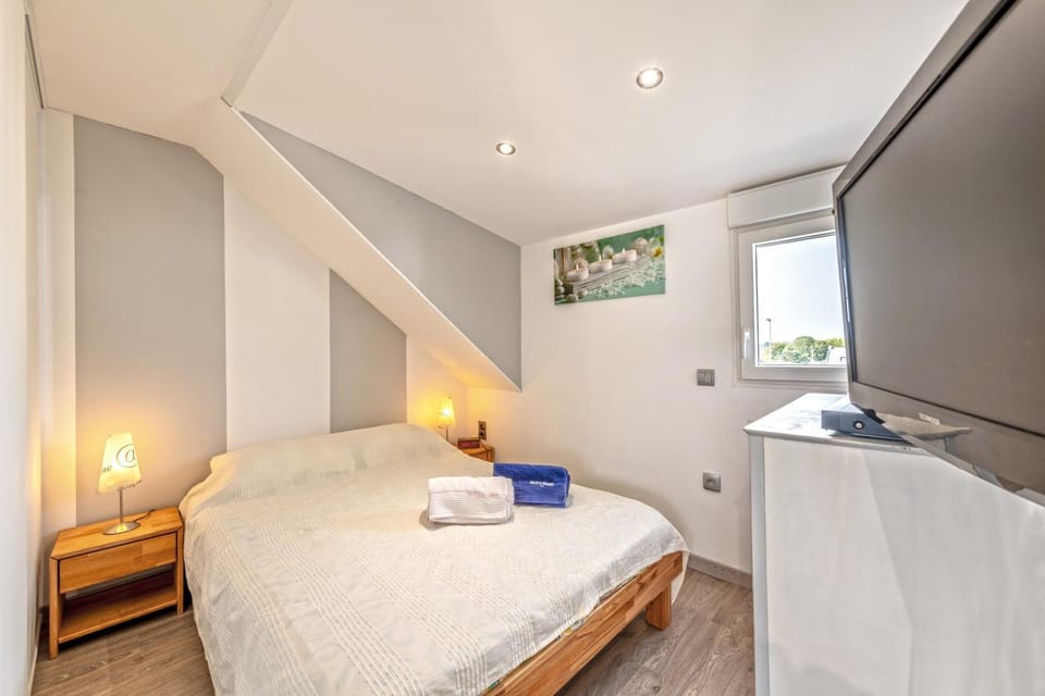 Property building, Living room, Bedroom