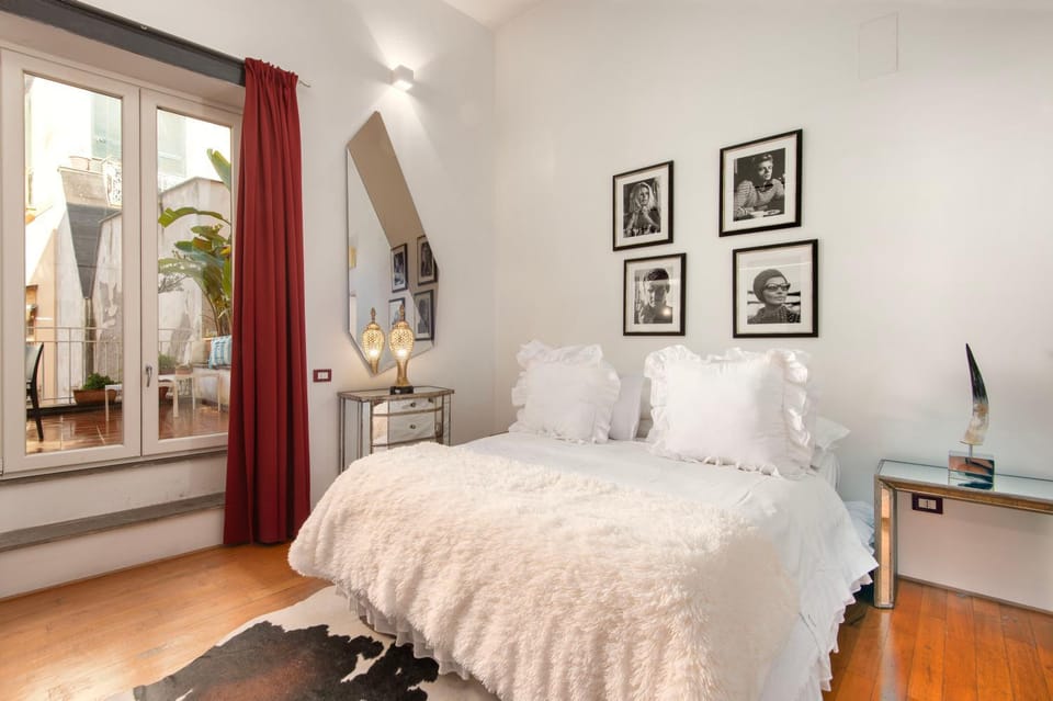 San Teodoro Apartment with Private Terrace Chiaia Apartment in Naples