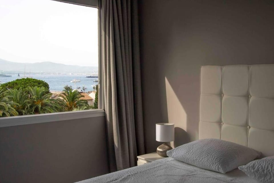 Bed, Photo of the whole room, Bedroom, Sea view