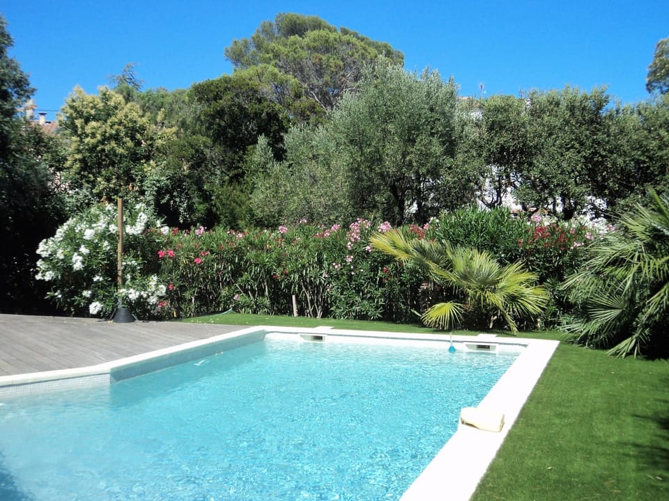 Villa Esterel Plage Apartment in Saint-Raphael
