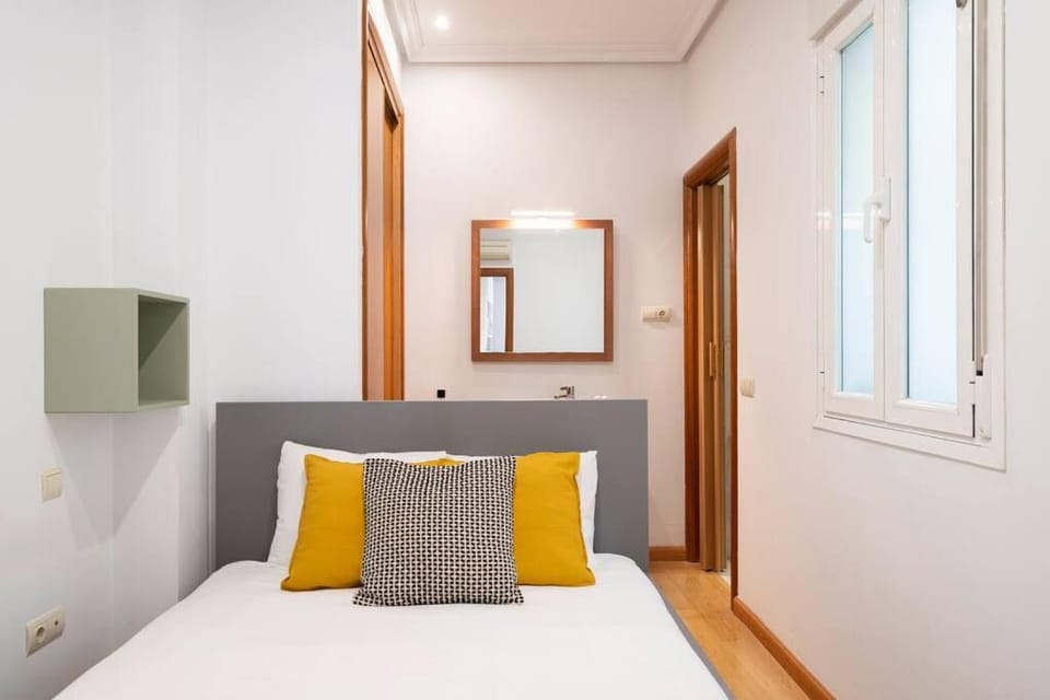Flat in Barrio de las Letras / Cervantes20 Apartment in Centro