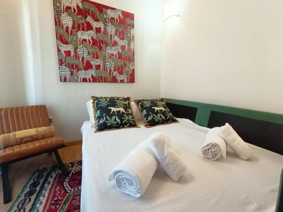 Bed, Living room, Seating area