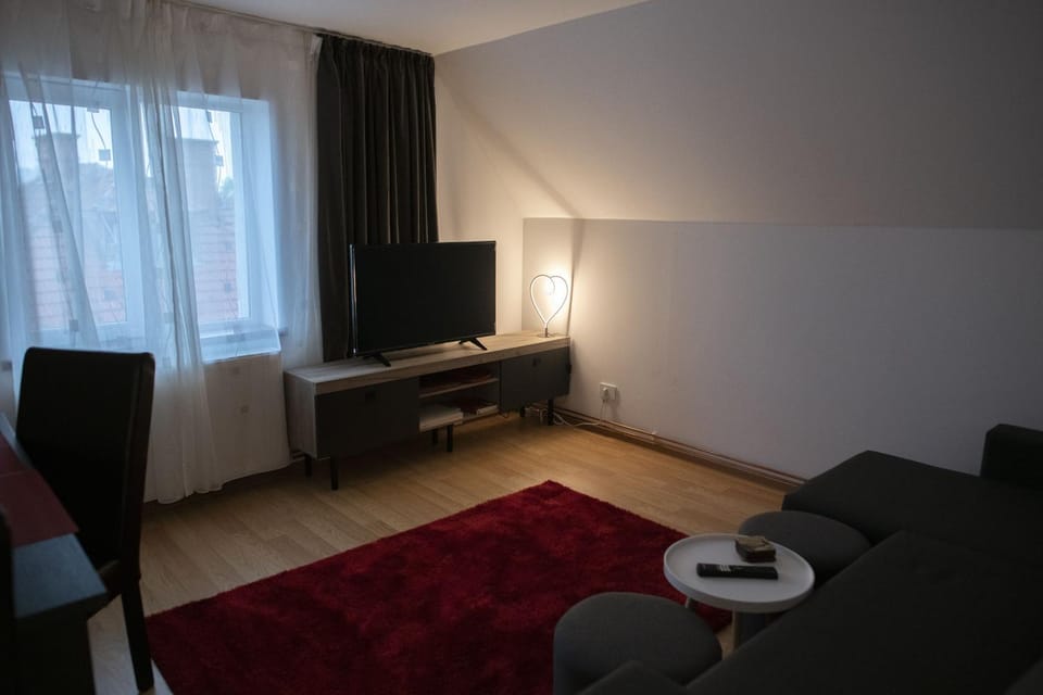 Communal lounge/ TV room, TV and multimedia, Living room