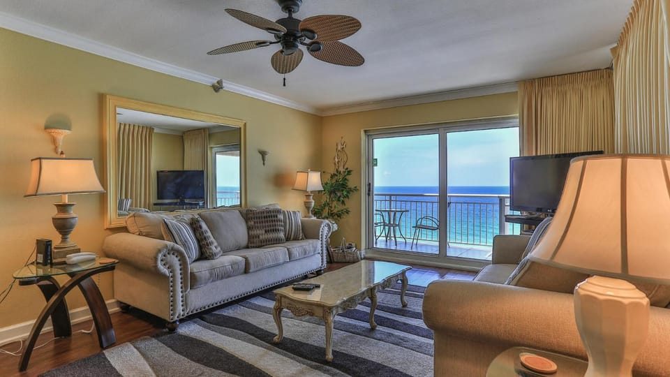 Destin Towers 102 - Beach front Peaceful Beautiful View from 10th Floor House in Destin
