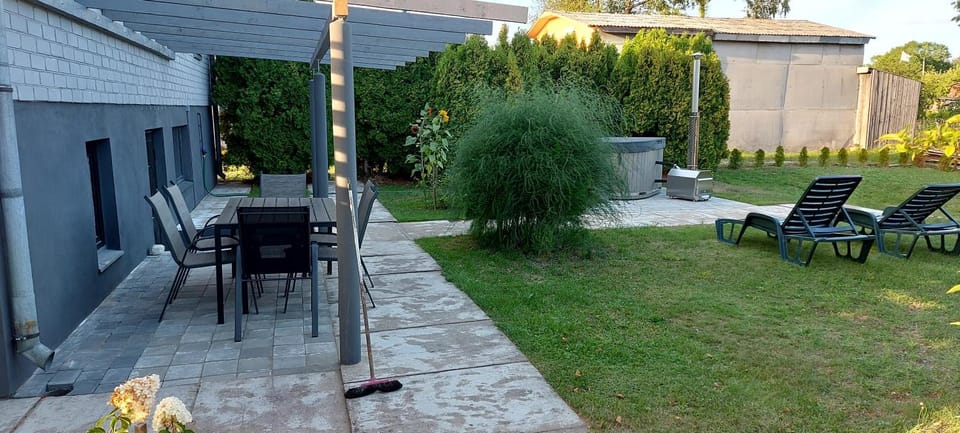 Garden, Balcony/Terrace