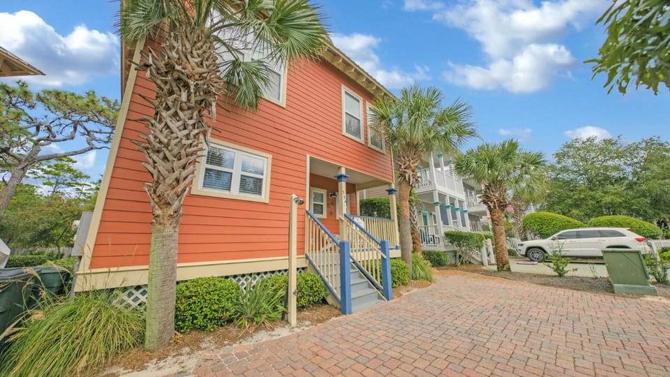 Stars Hollow Cottage - 3 bedrooms sleeps 10 House in South Walton County