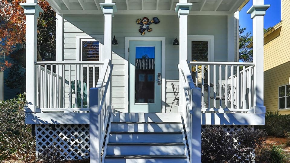 Monkey Business - Is up to date and modern as well as dog friendly House in South Walton County