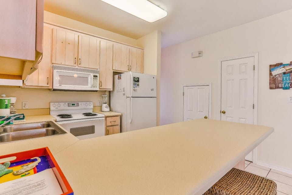 Pops Place - COZY Cottage that is Close to the Beach House in South Walton County