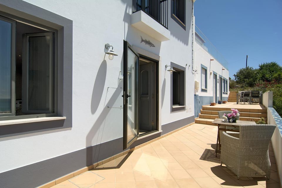 Property building, Facade/entrance, Off site