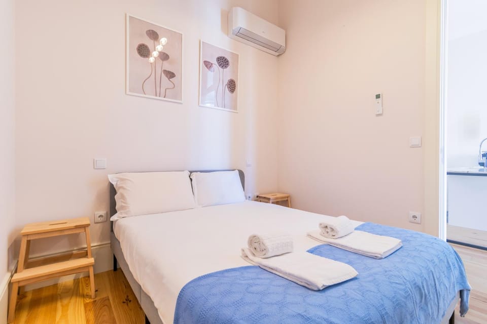 Duque Flat - AC & Balcony by LovelyStay Apartment in Porto