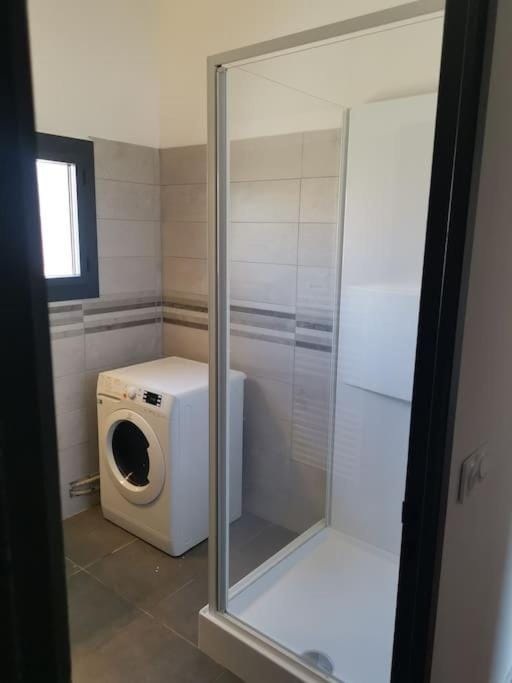 Haut de villa rénovée en 2023 Apartment in Provence-Alpes-Côte d'Azur