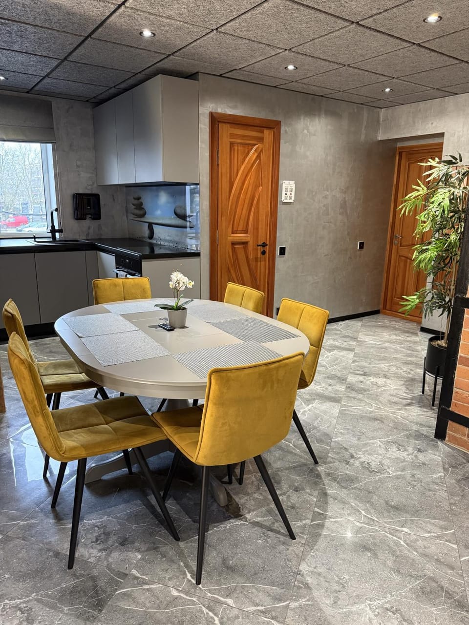 BRIVIBAS RESIDENCE - STONES, free PRIVATE parking, free WIFI, self check-in Apartment in Riga