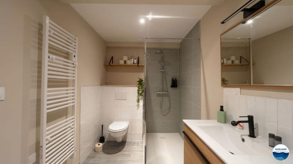 Shower, Toilet, Bathroom