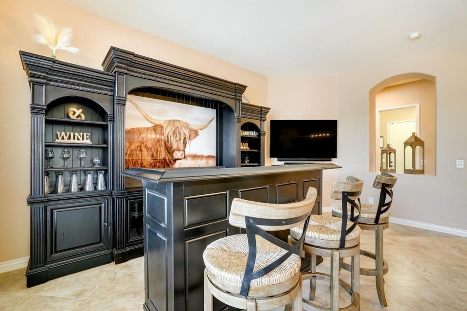 Pool, Hot Tub & Putting Green: Estrella Mtn 4BR House in Goodyear