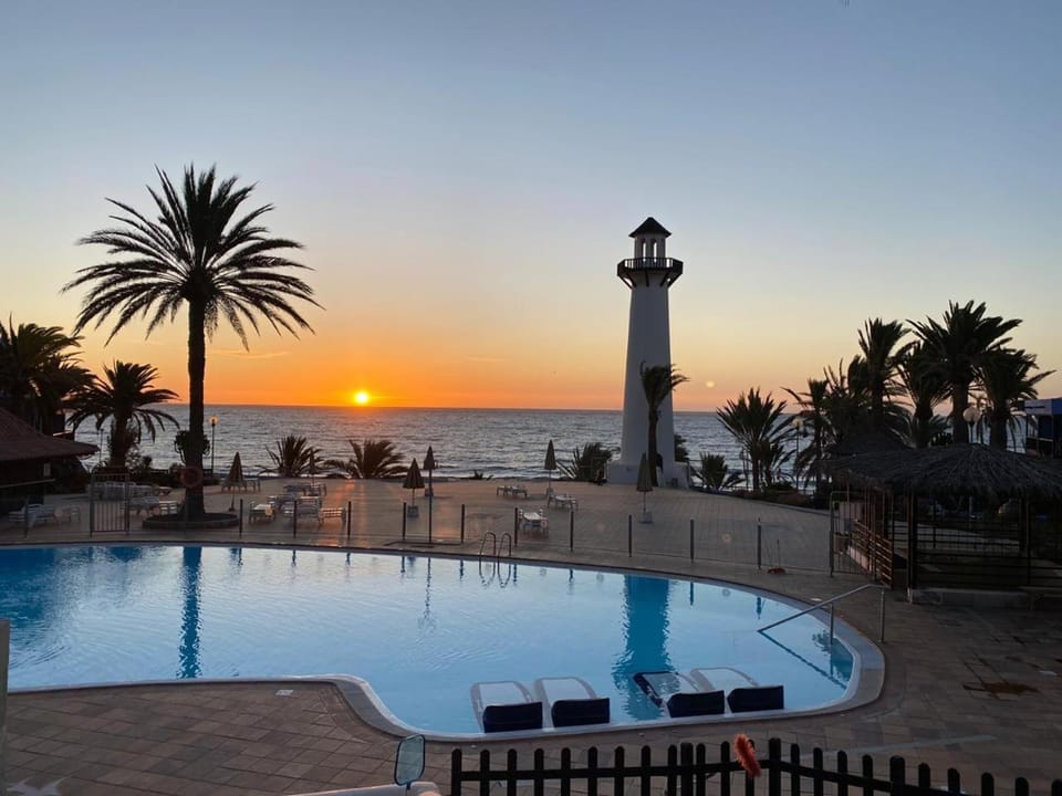 Pool view, Swimming pool, Sunset