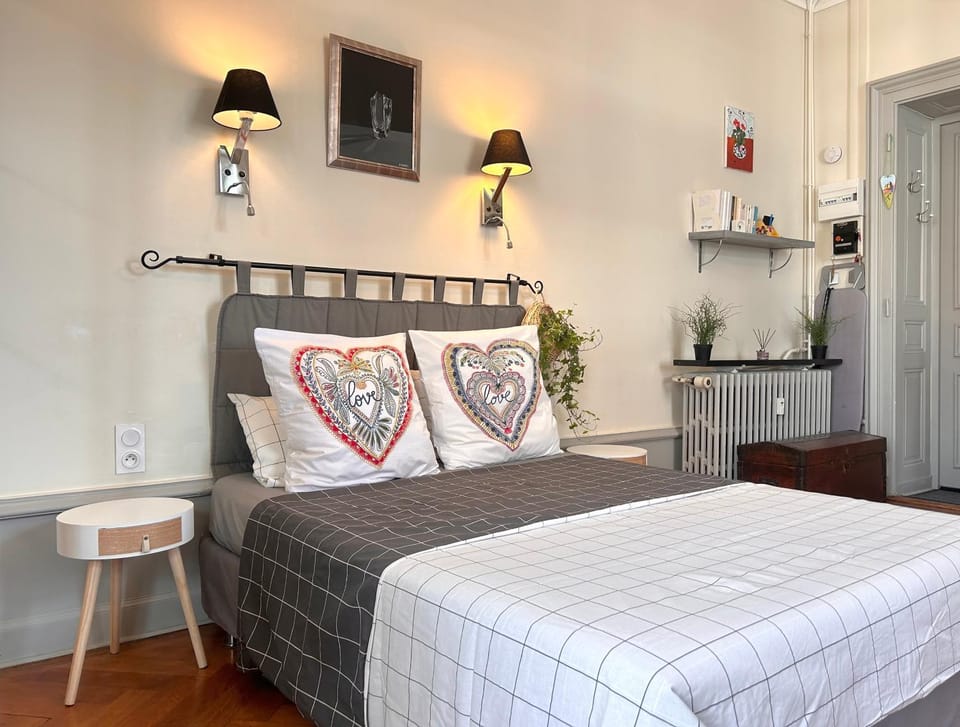 Bed, Bedroom